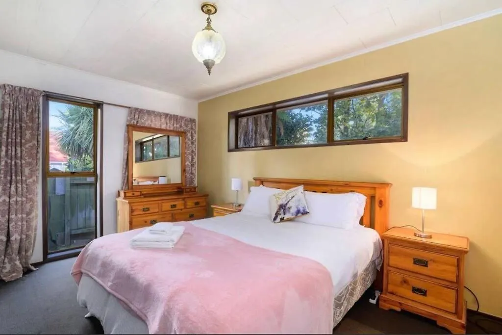 Hopoe City Villa Rotorua
